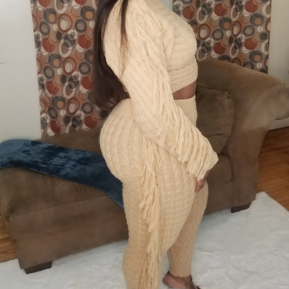 Cropped Sweater Set - Picture 2 of 5